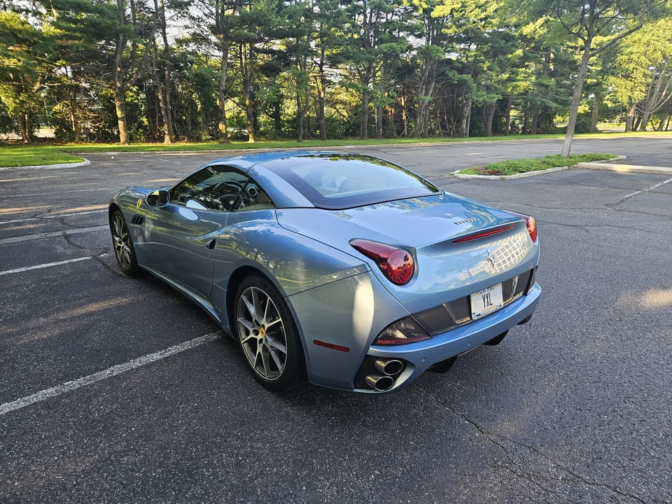 2012 Ferrari California - Image 24 of 31