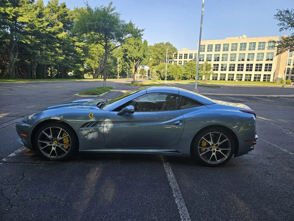 2012 Ferrari California - Image 25 of 31