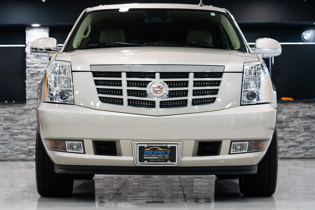 2013 Cadillac Escalade & EXT 3rd Gen - Image 9 of 31