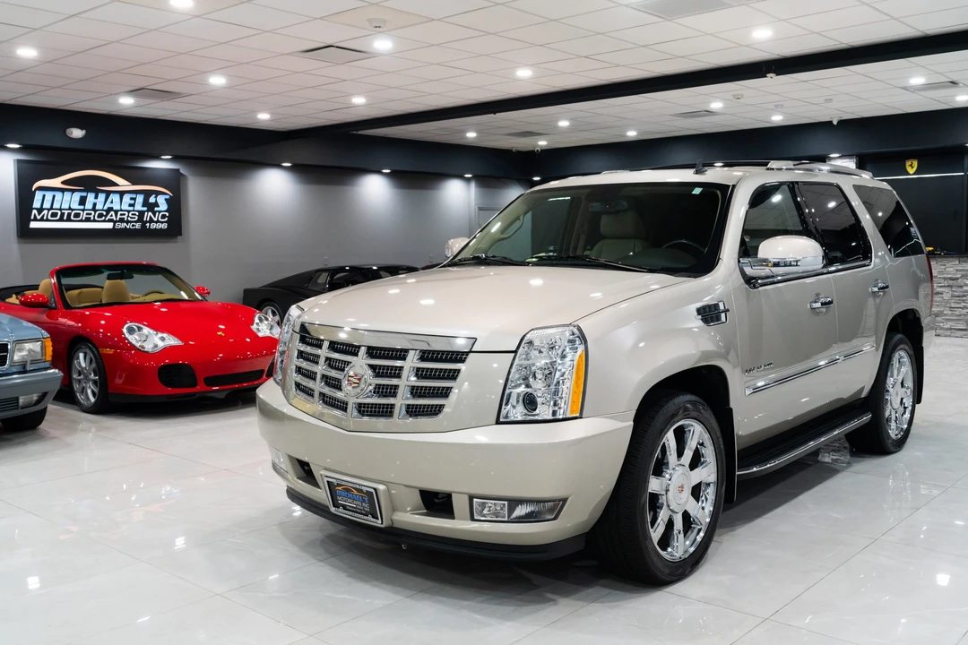 2013 Cadillac Escalade & EXT 3rd Gen - Image 3 of 31