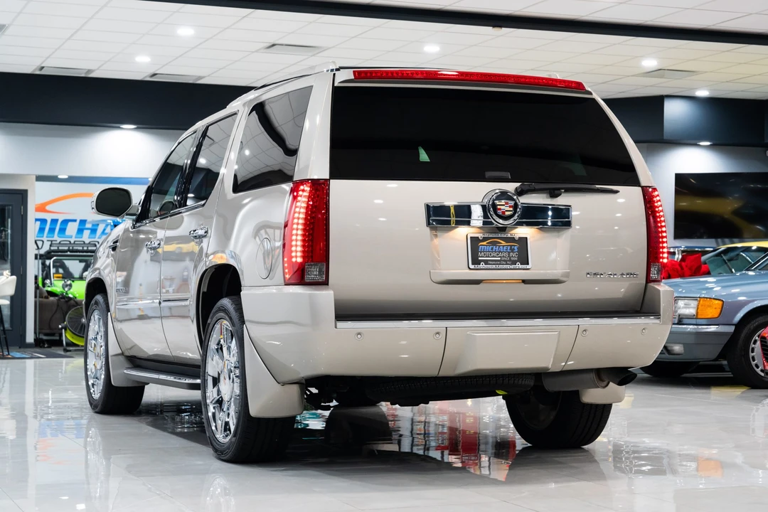 2013 Cadillac Escalade & EXT 3rd Gen - Image 25 of 31