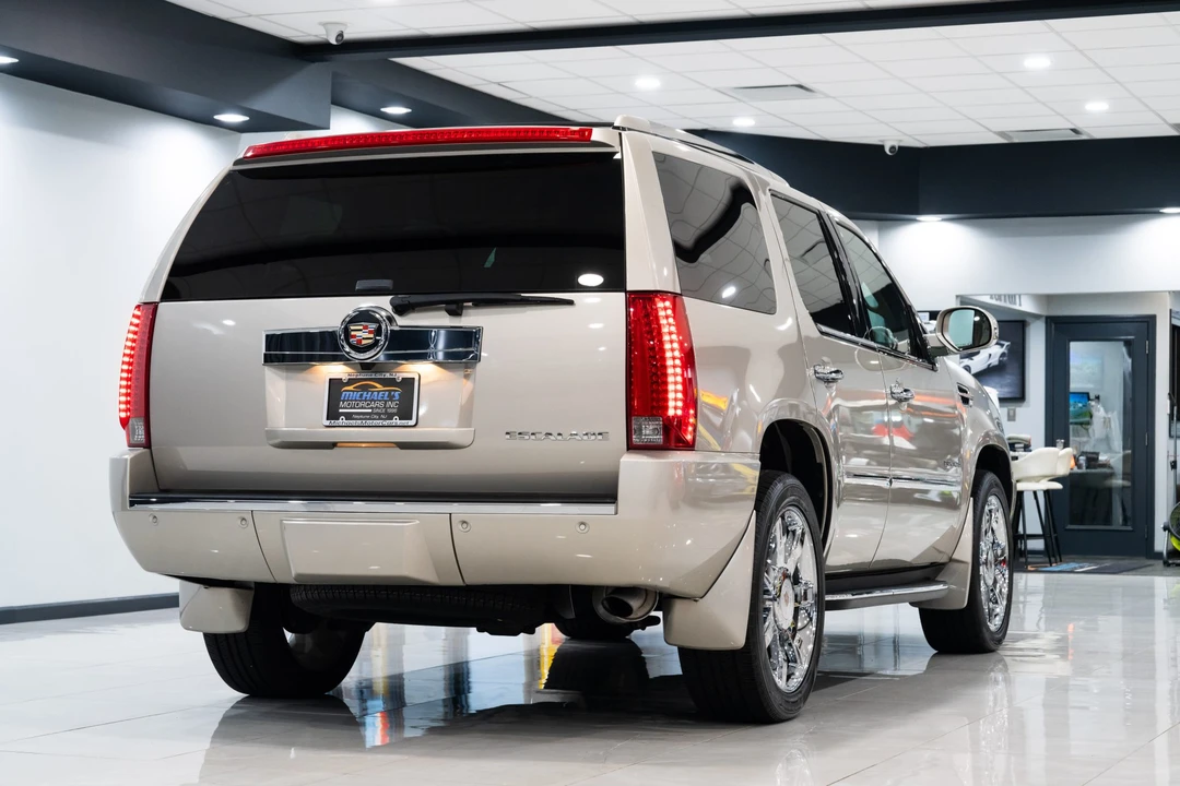 2013 Cadillac Escalade & EXT 3rd Gen - Image 19 of 31