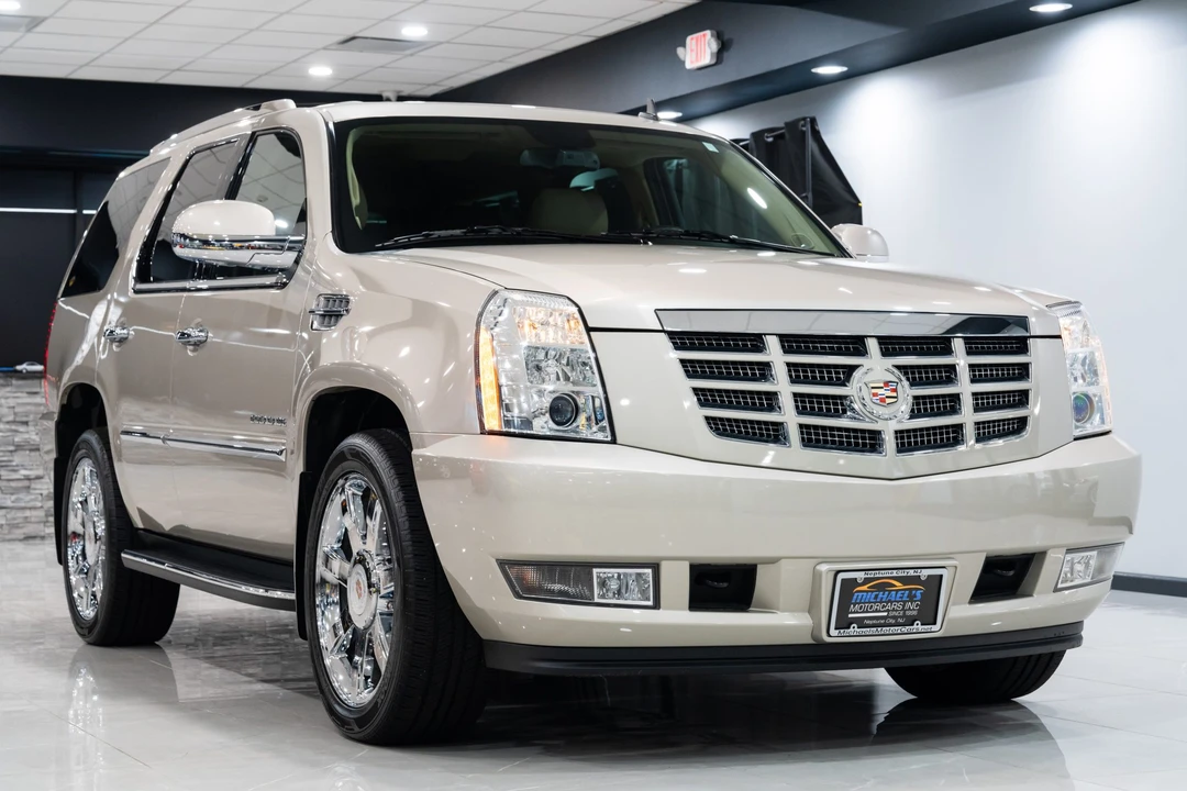 2013 Cadillac Escalade & EXT 3rd Gen - Image 10 of 31