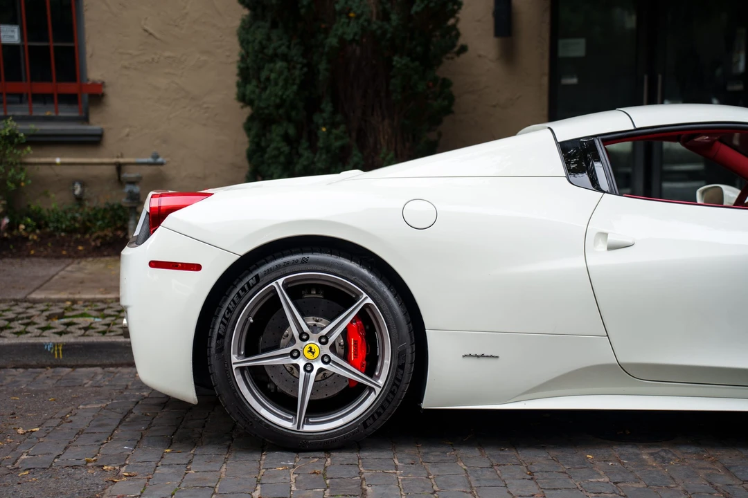 2013 Ferrari 458 Spider - Image 25 of 31