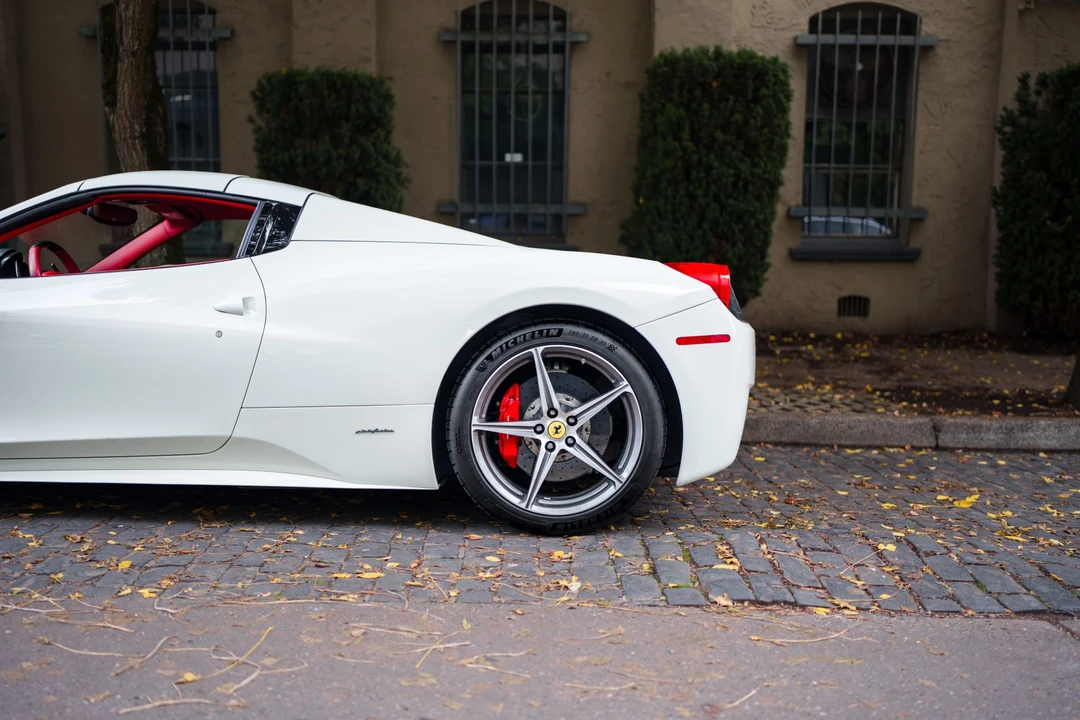 2013 Ferrari 458 Spider - Image 23 of 31