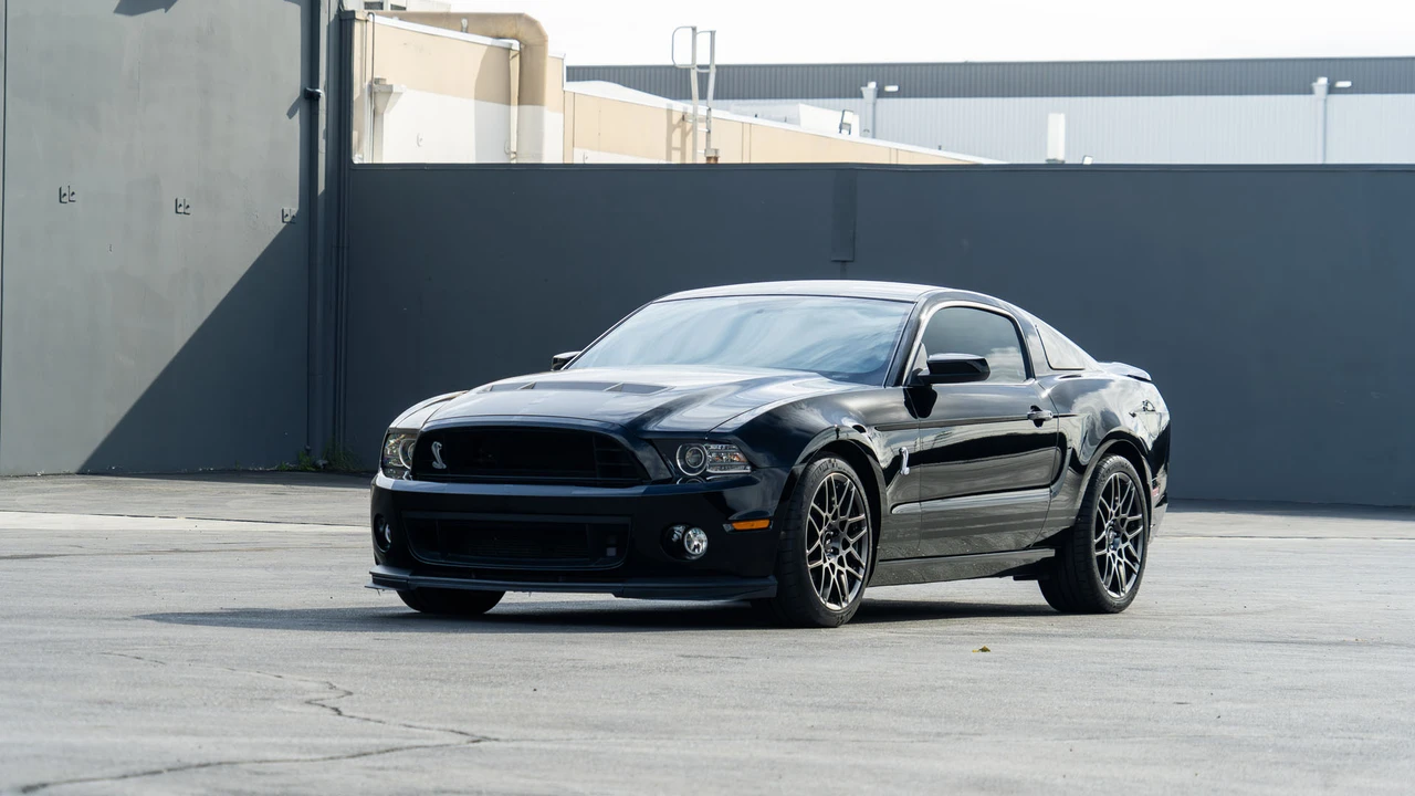 2013 Ford S197 Mustang - Image 2 of 31