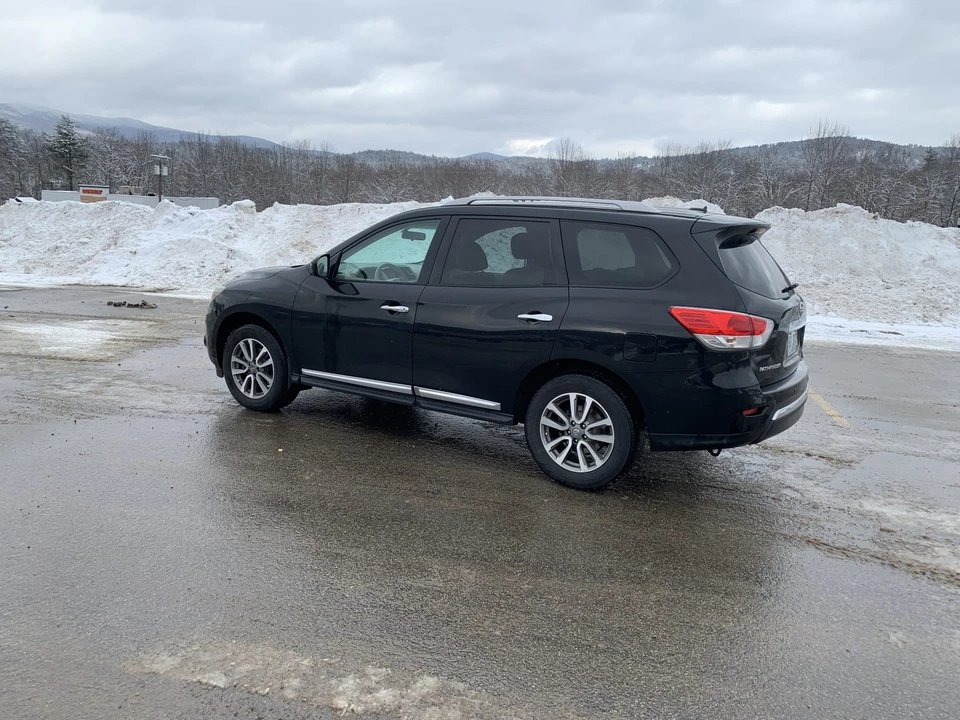 2013 Nissan Pathfinder 4th Gen - Image 3 of 31