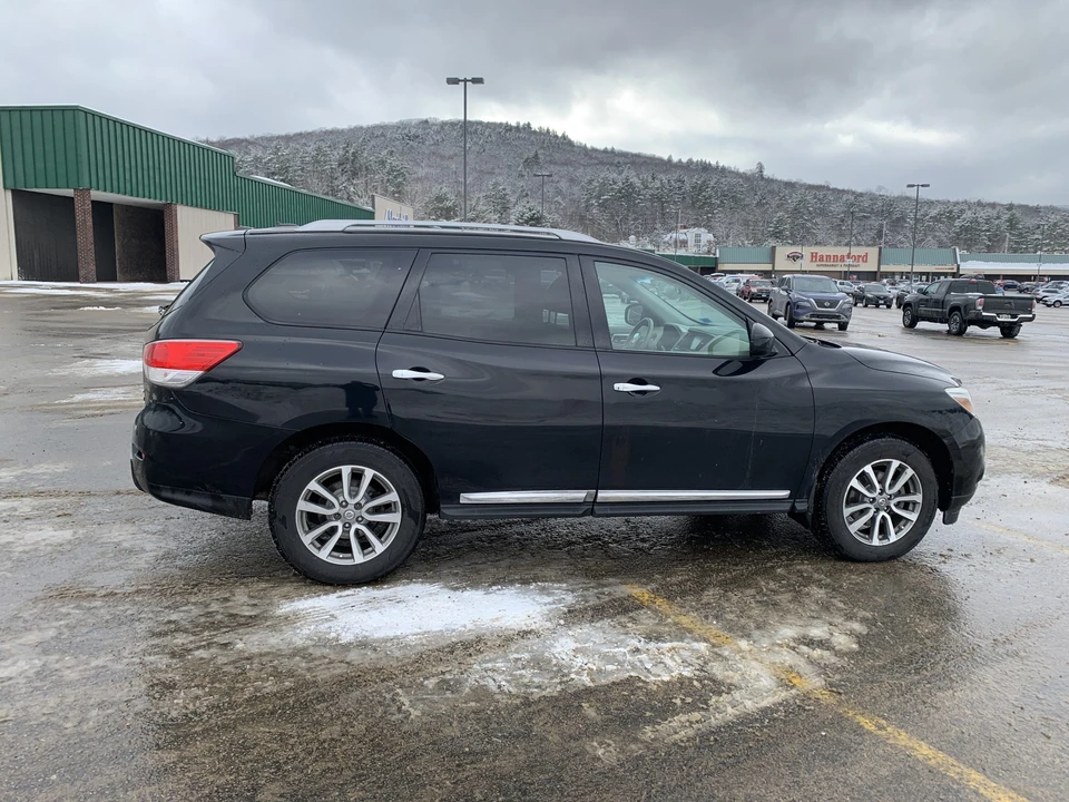 2013 Nissan Pathfinder 4th Gen - Image 10 of 31