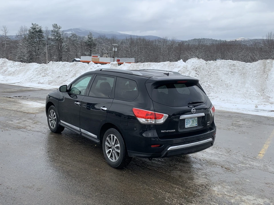 2013 Nissan Pathfinder 4th Gen - Image 4 of 31