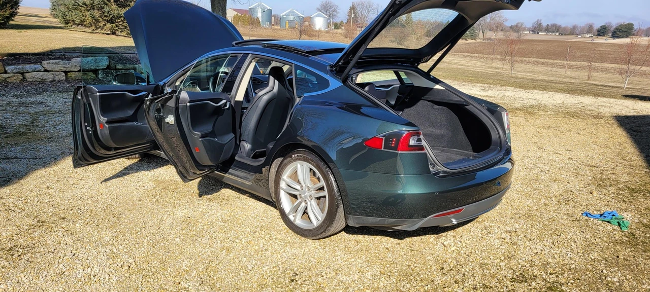 2013 Tesla Model S - Image 24 of 31