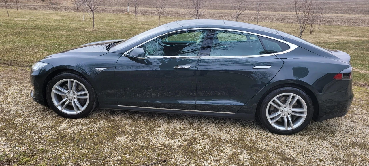 2013 Tesla Model S - Image 22 of 31
