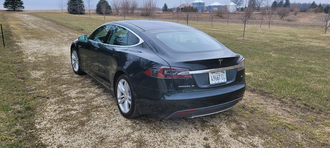 2013 Tesla Model S - Image 17 of 31