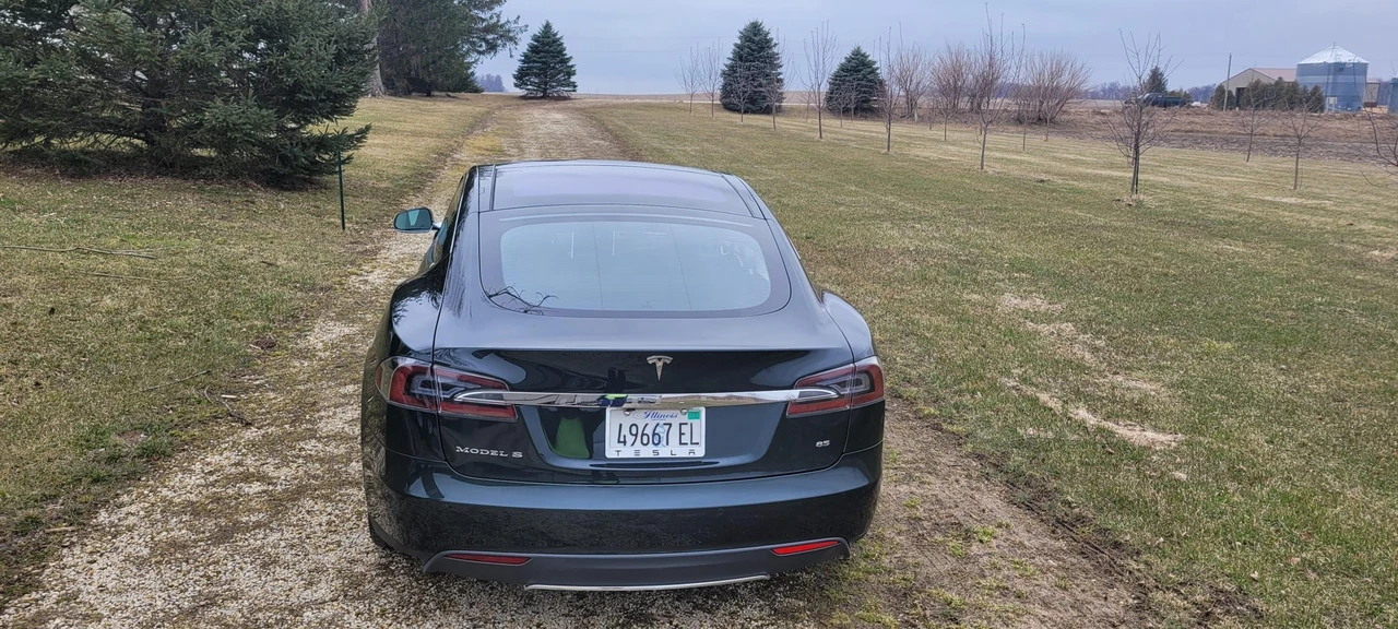 2013 Tesla Model S - Image 16 of 31