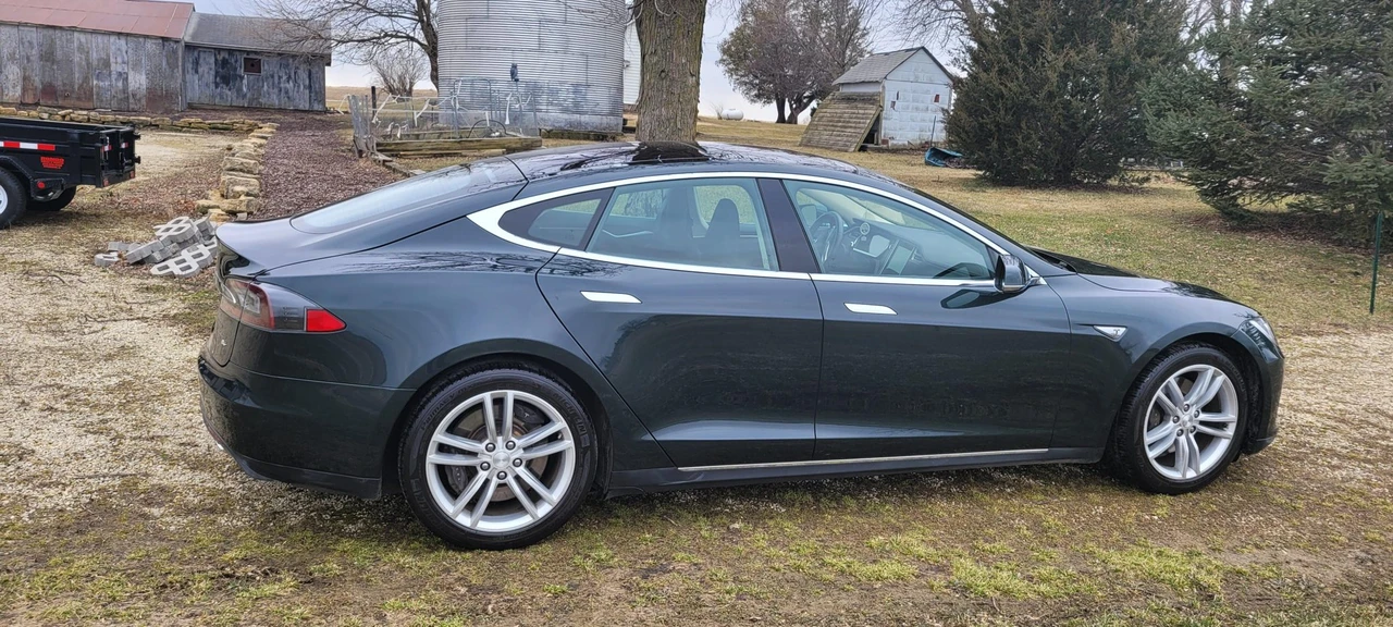 2013 Tesla Model S - Image 12 of 31