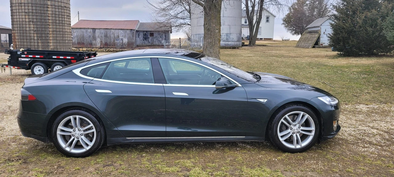 2013 Tesla Model S - Image 11 of 31