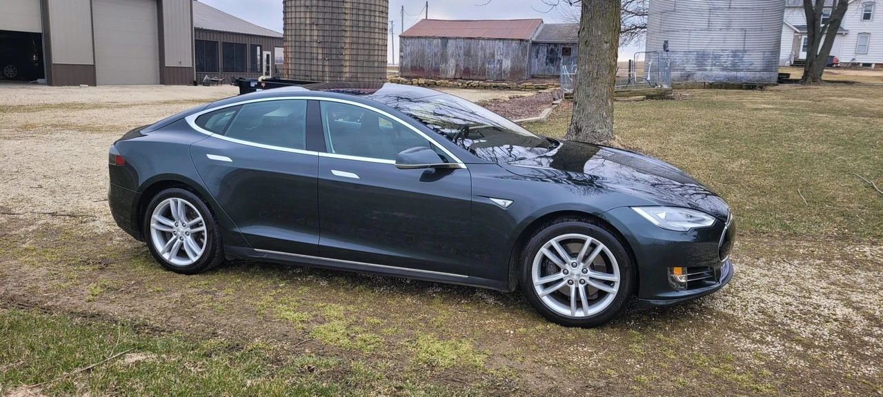 2013 Tesla Model S - Image 10 of 31