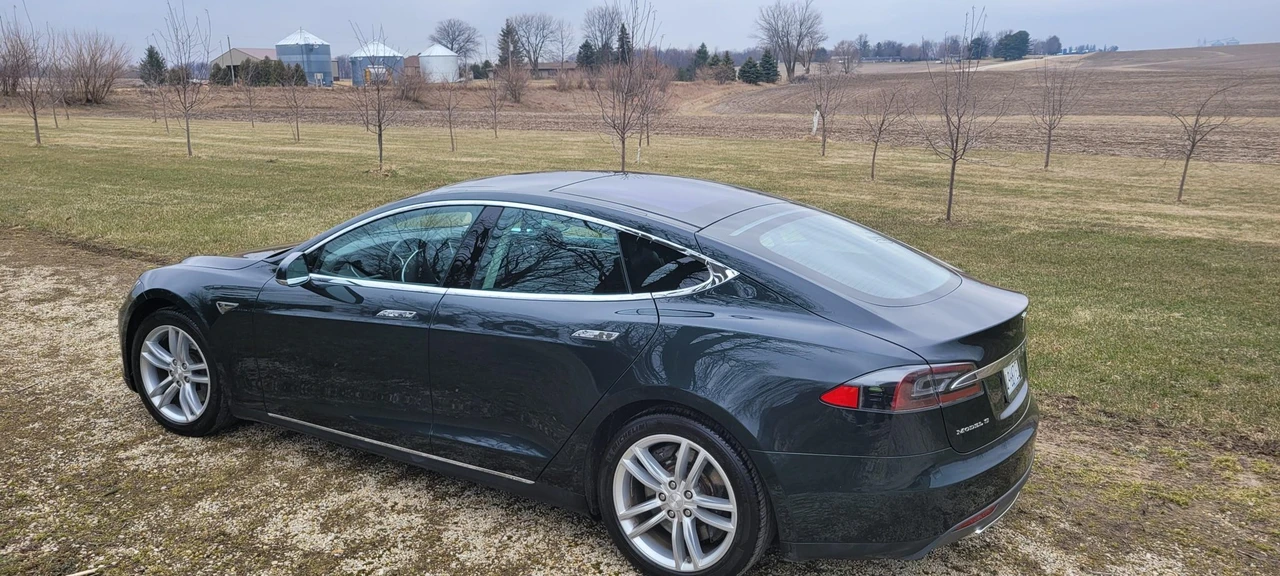 2013 Tesla Model S - Image 18 of 31