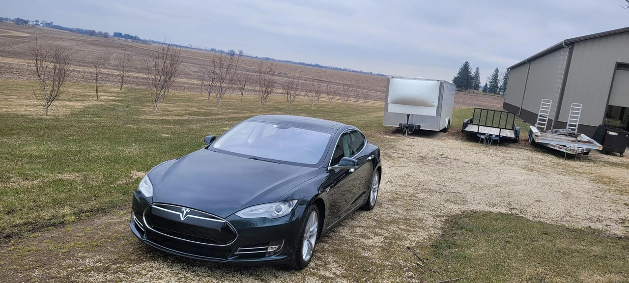 2013 Tesla Model S - Image 5 of 31