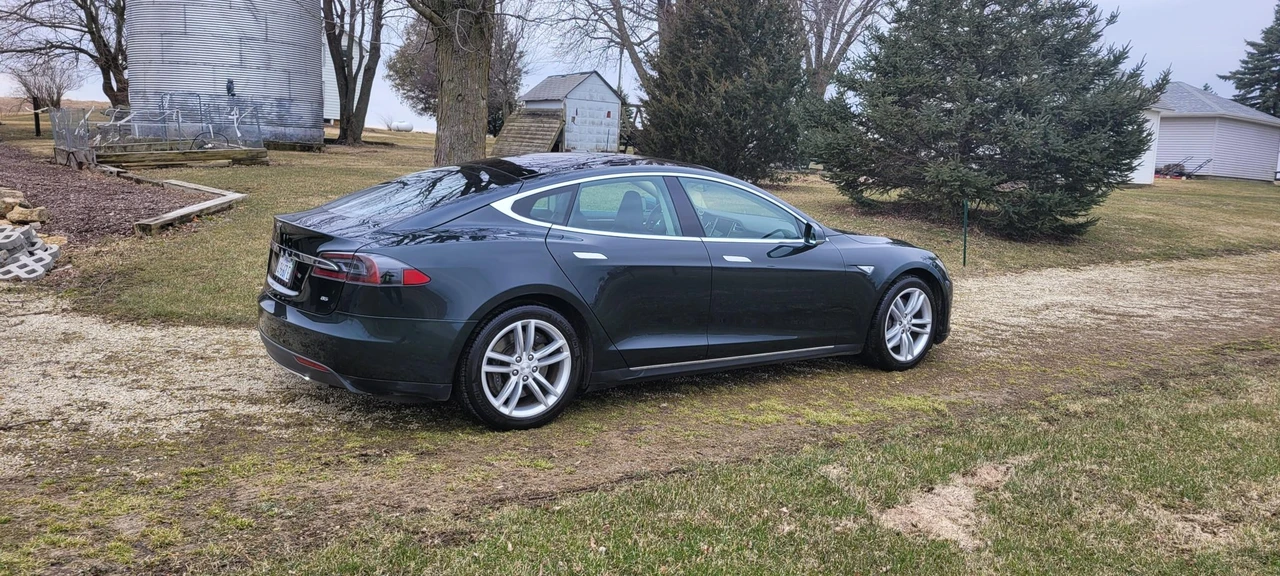 2013 Tesla Model S - Image 13 of 31