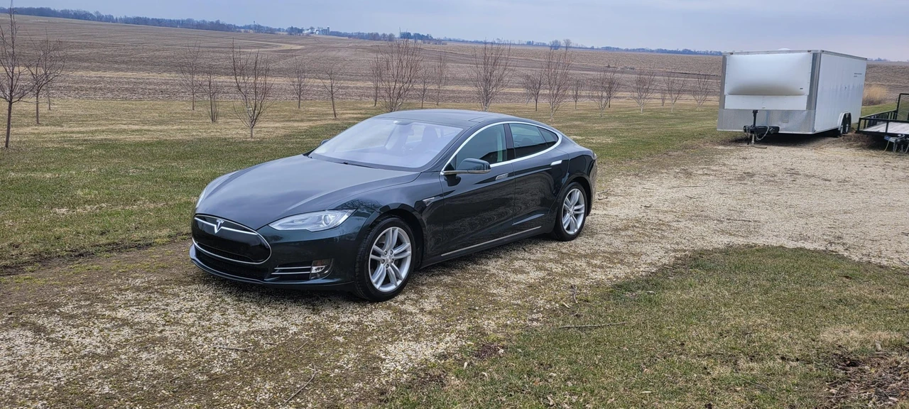 2013 Tesla Model S - Image 2 of 31