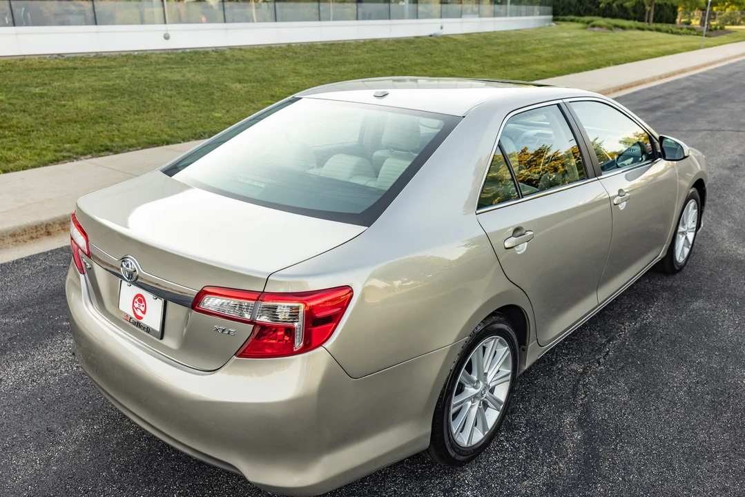 2013 Toyota Camry 7th Gen - Image 19 of 31