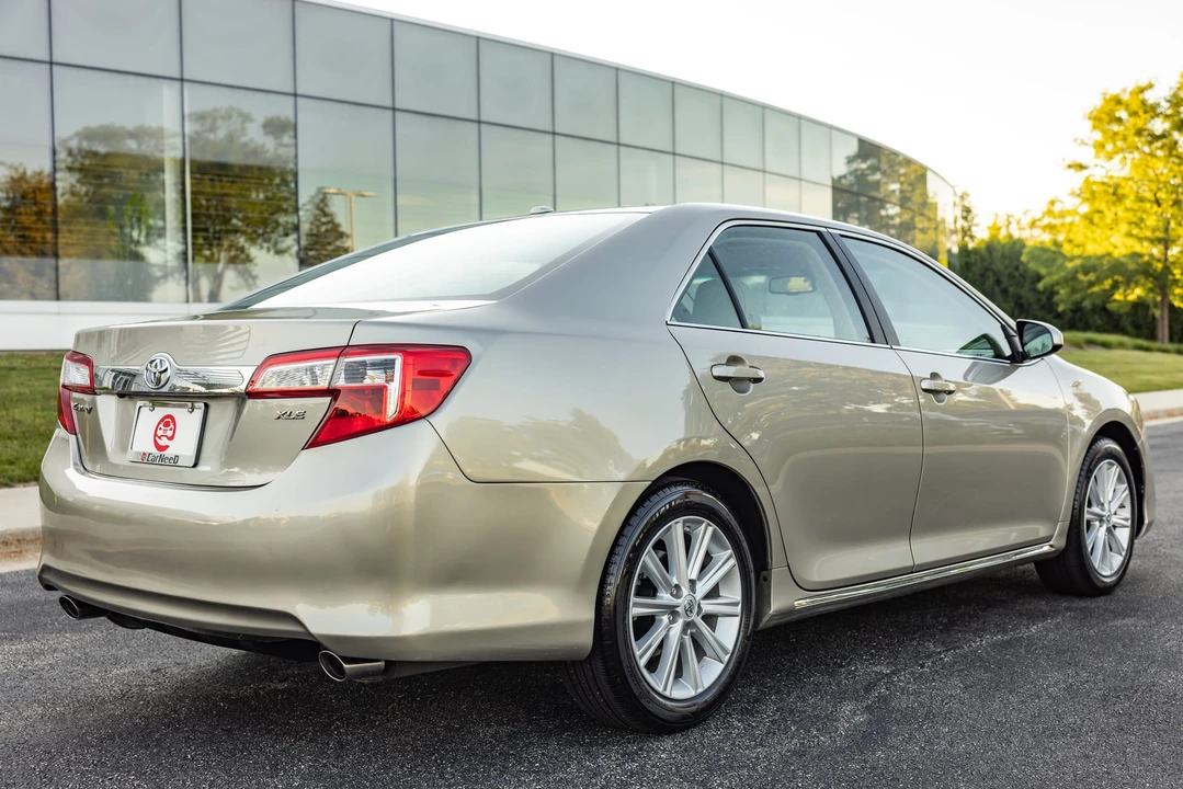 2013 Toyota Camry 7th Gen - Image 21 of 31