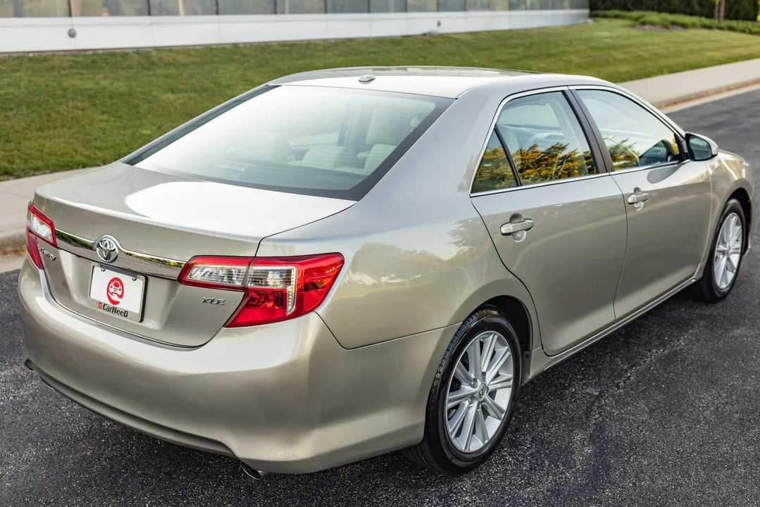 2013 Toyota Camry 7th Gen - Image 20 of 31