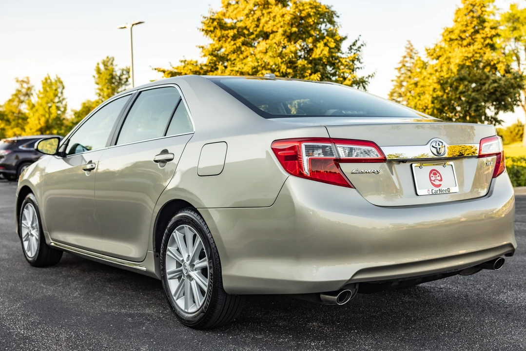 2013 Toyota Camry 7th Gen - Image 27 of 31