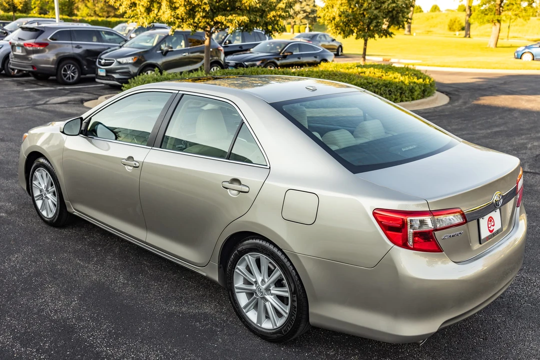 2013 Toyota Camry 7th Gen - Image 29 of 31