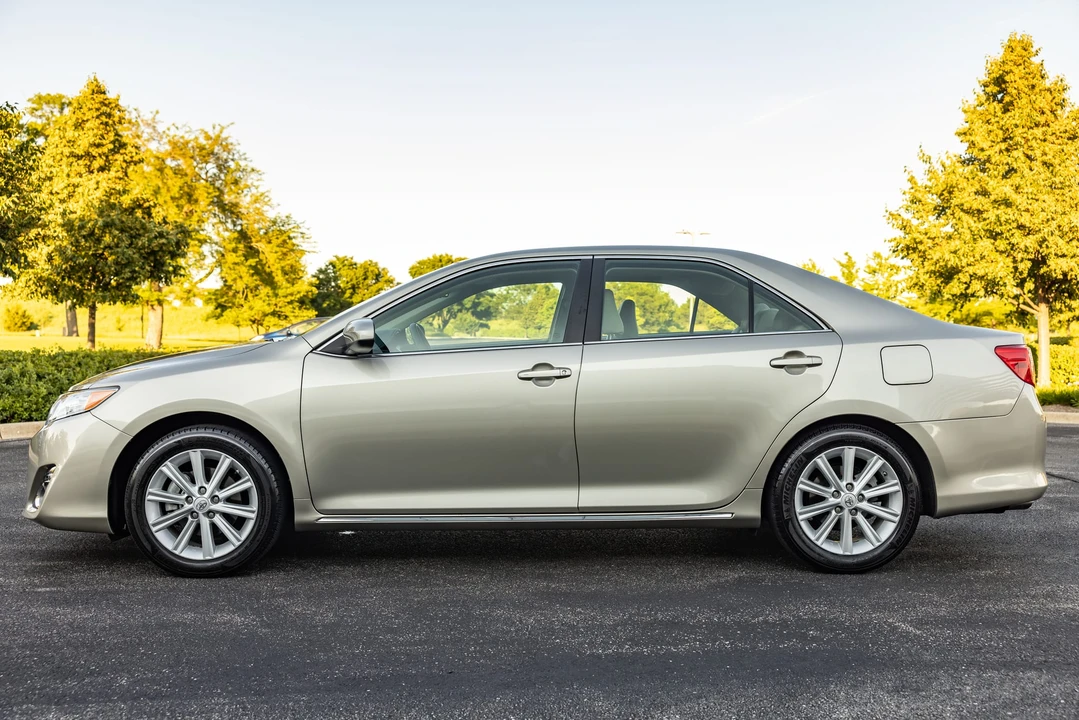 2013 Toyota Camry 7th Gen - Image 30 of 31