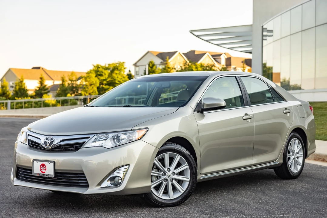 2013 Toyota Camry 7th Gen - Image 4 of 31