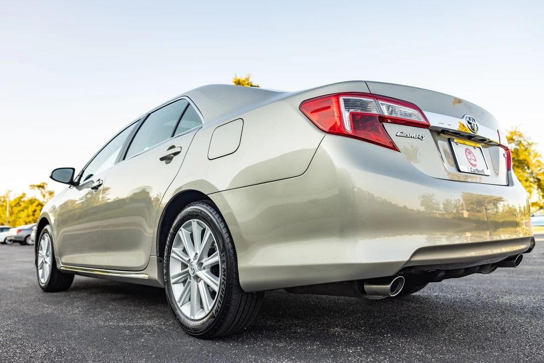 2013 Toyota Camry 7th Gen - Image 26 of 31