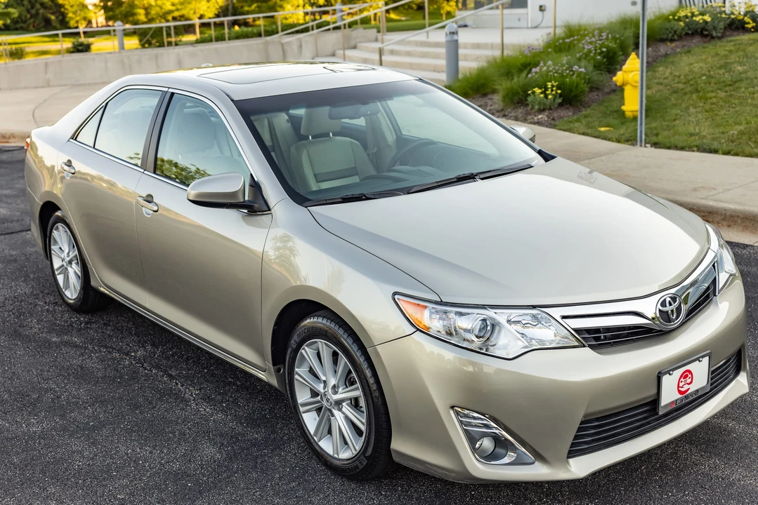 2013 Toyota Camry 7th Gen - Image 11 of 31