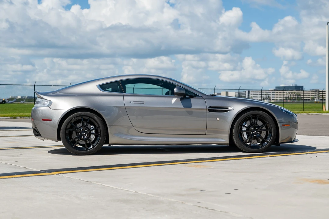 2014 Aston Martin V8 Vantage (2006-2017) - Image 9 of 31