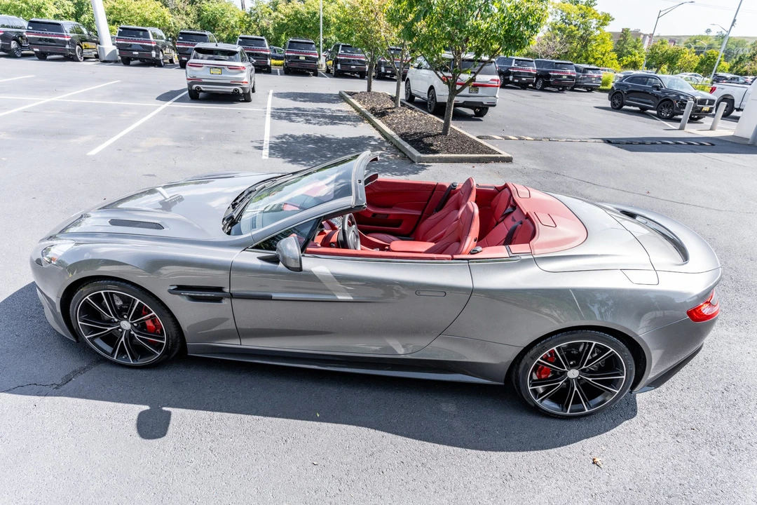 2014 Aston Martin Vanquish 2nd Gen - Image 19 of 31