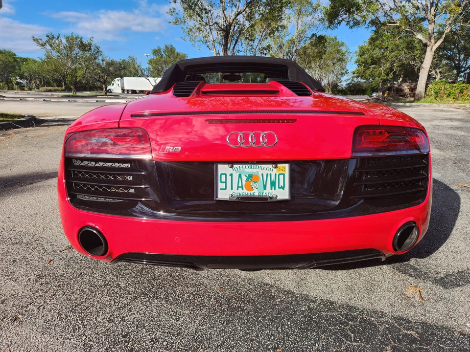 2014 Audi 42 R8 - Image 8 of 31
