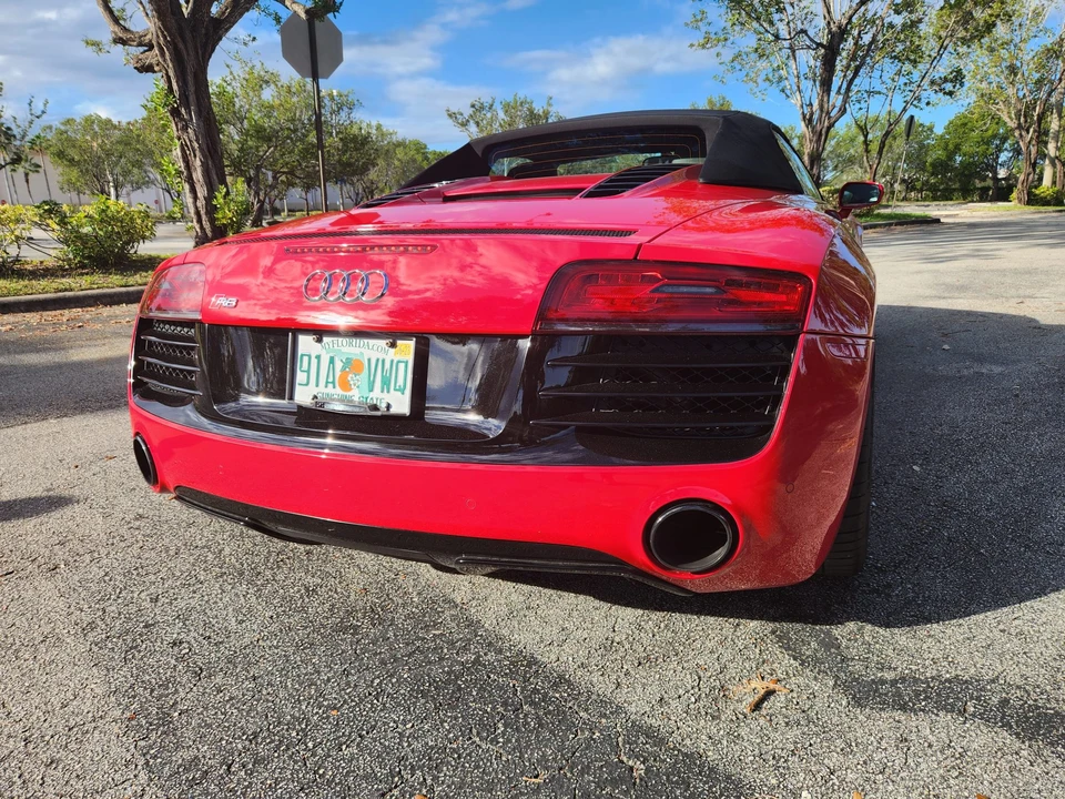 2014 Audi 42 R8 - Image 9 of 31