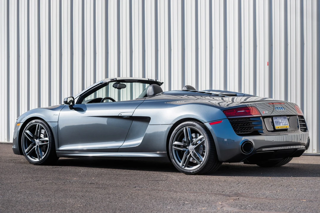 2014 Audi 42 R8 - Image 8 of 31