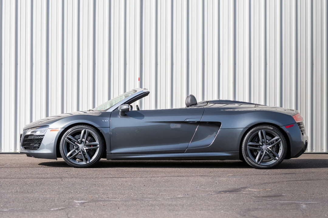 2014 Audi 42 R8 - Image 9 of 31