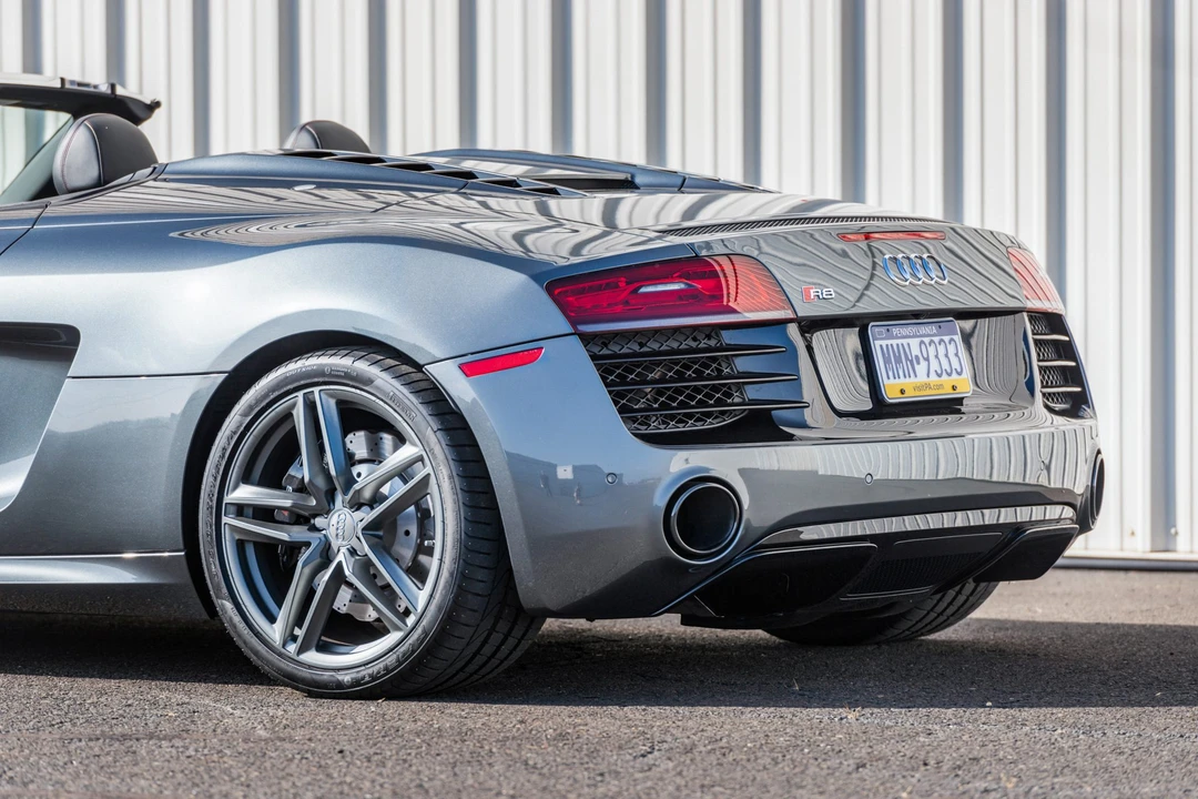 2014 Audi 42 R8 - Image 28 of 31