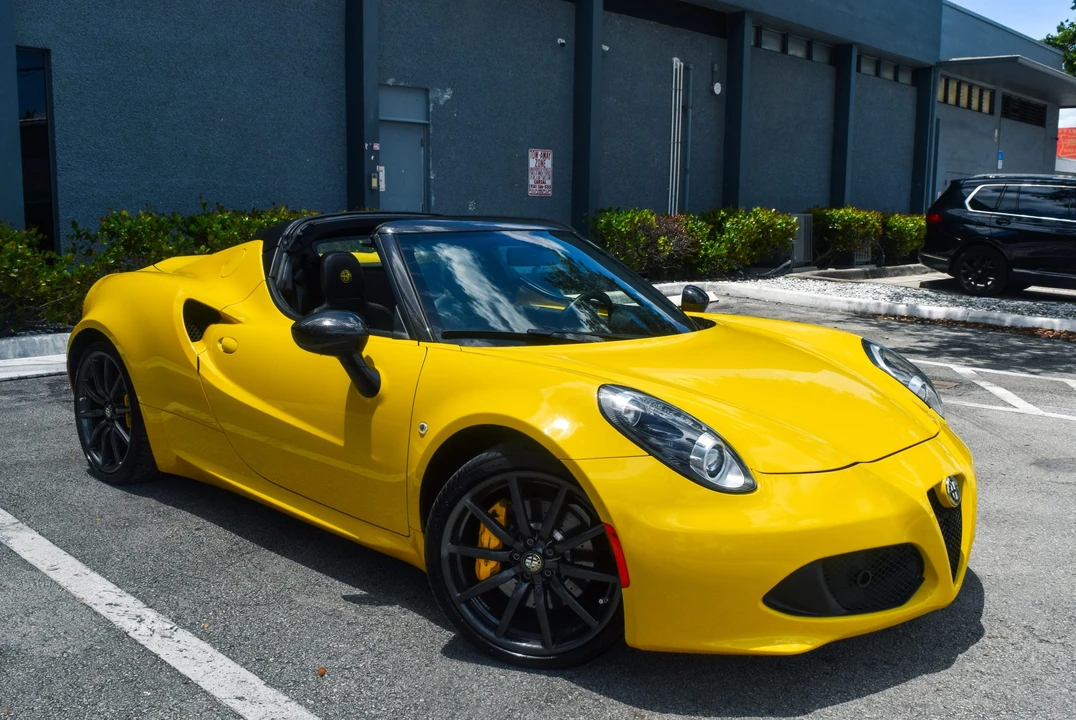 2015 Alfa Romeo - Image 18 of 31