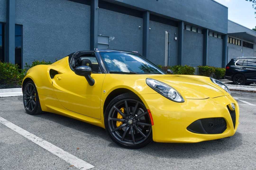 2015 Alfa Romeo - Image 19 of 31