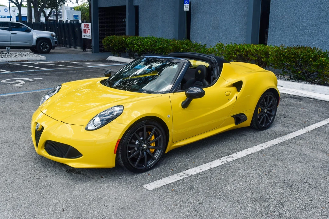 2015 Alfa Romeo - Image 8 of 31