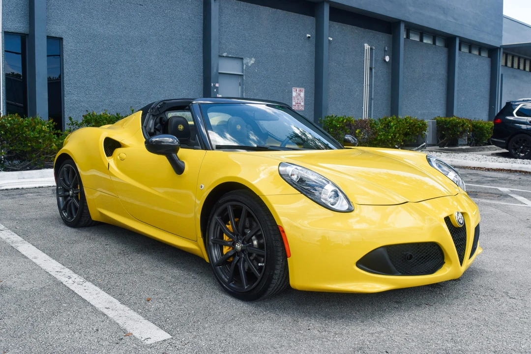 2015 Alfa Romeo - Image 21 of 31