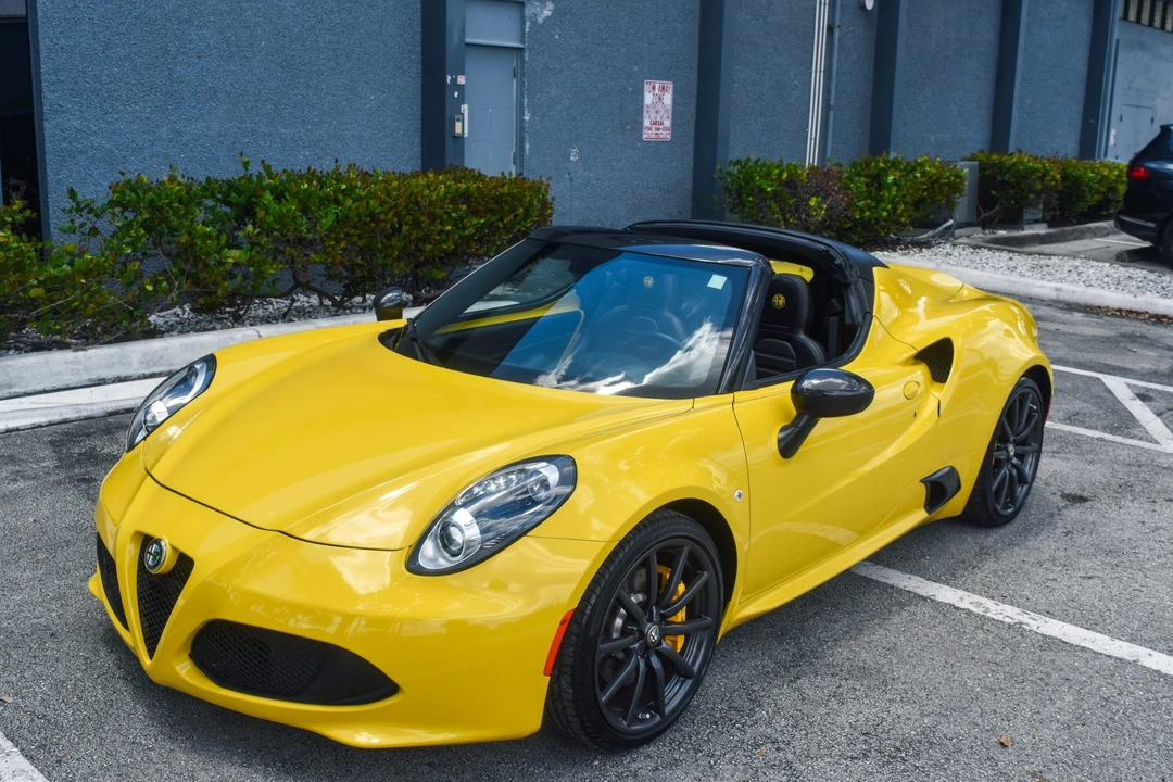 2015 Alfa Romeo - Image 11 of 31