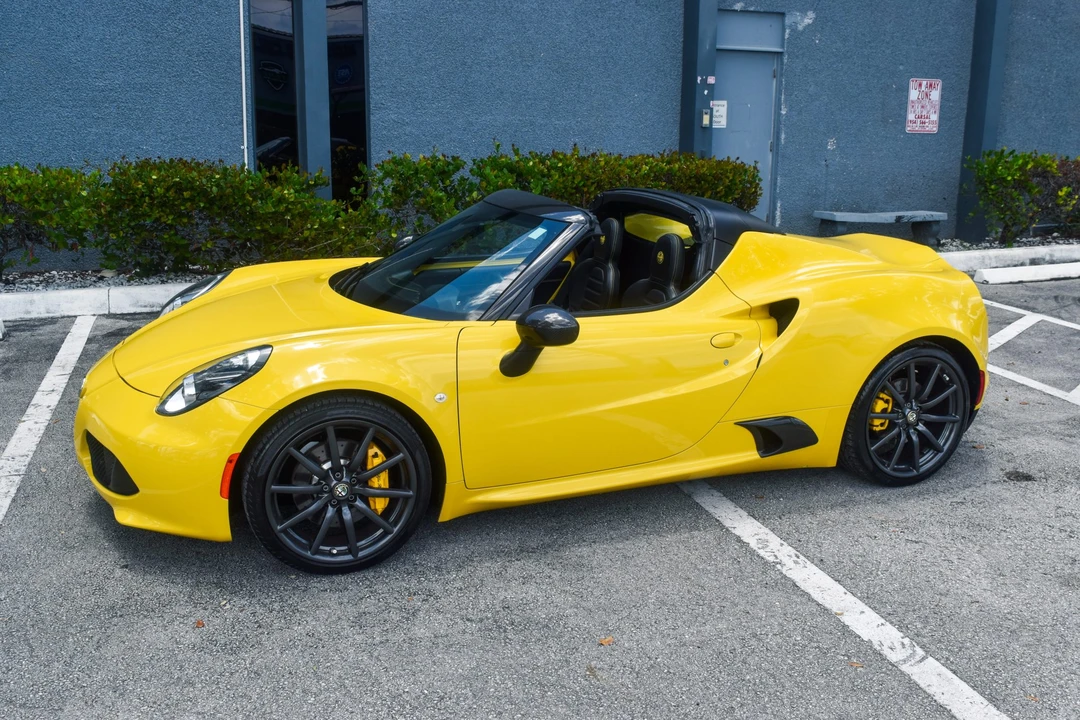 2015 Alfa Romeo - Image 14 of 31