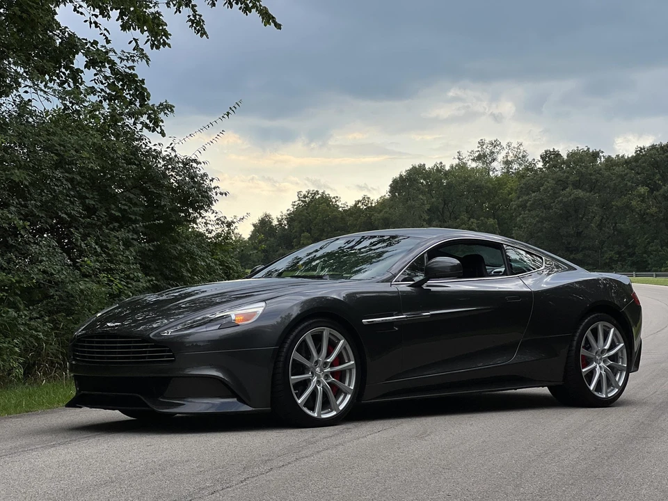 2015 Aston Martin Vanquish 2nd Gen - Image 13 of 31