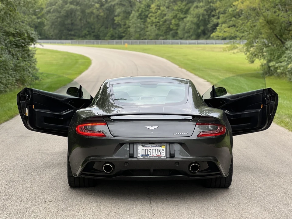 2015 Aston Martin Vanquish 2nd Gen - Image 29 of 31