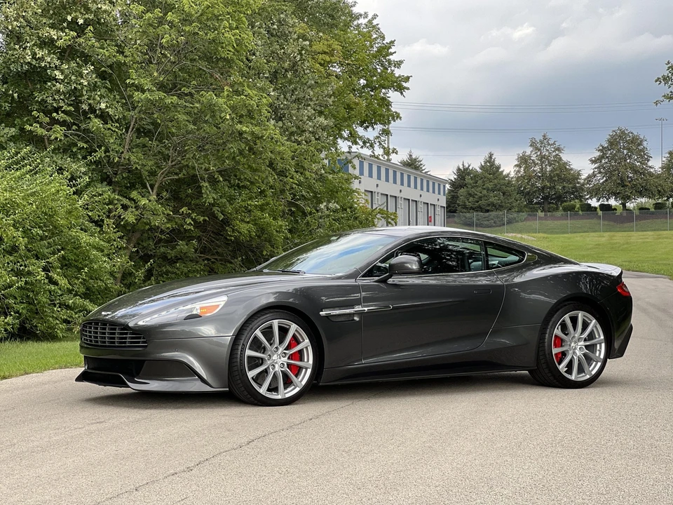 2015 Aston Martin Vanquish 2nd Gen - Image 17 of 31