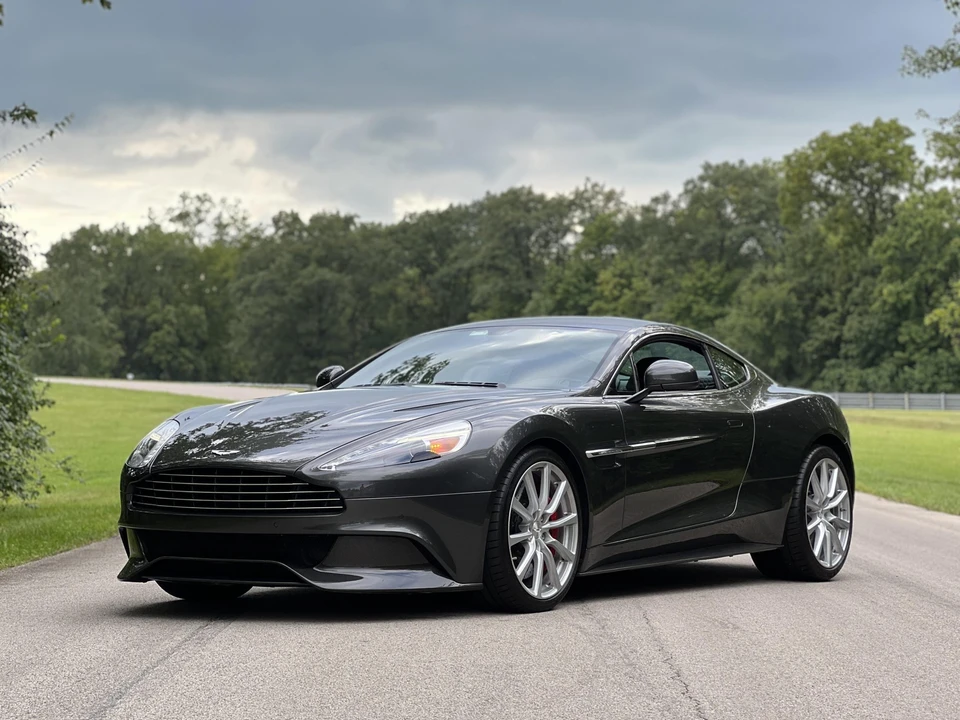 2015 Aston Martin Vanquish 2nd Gen - Image 10 of 31